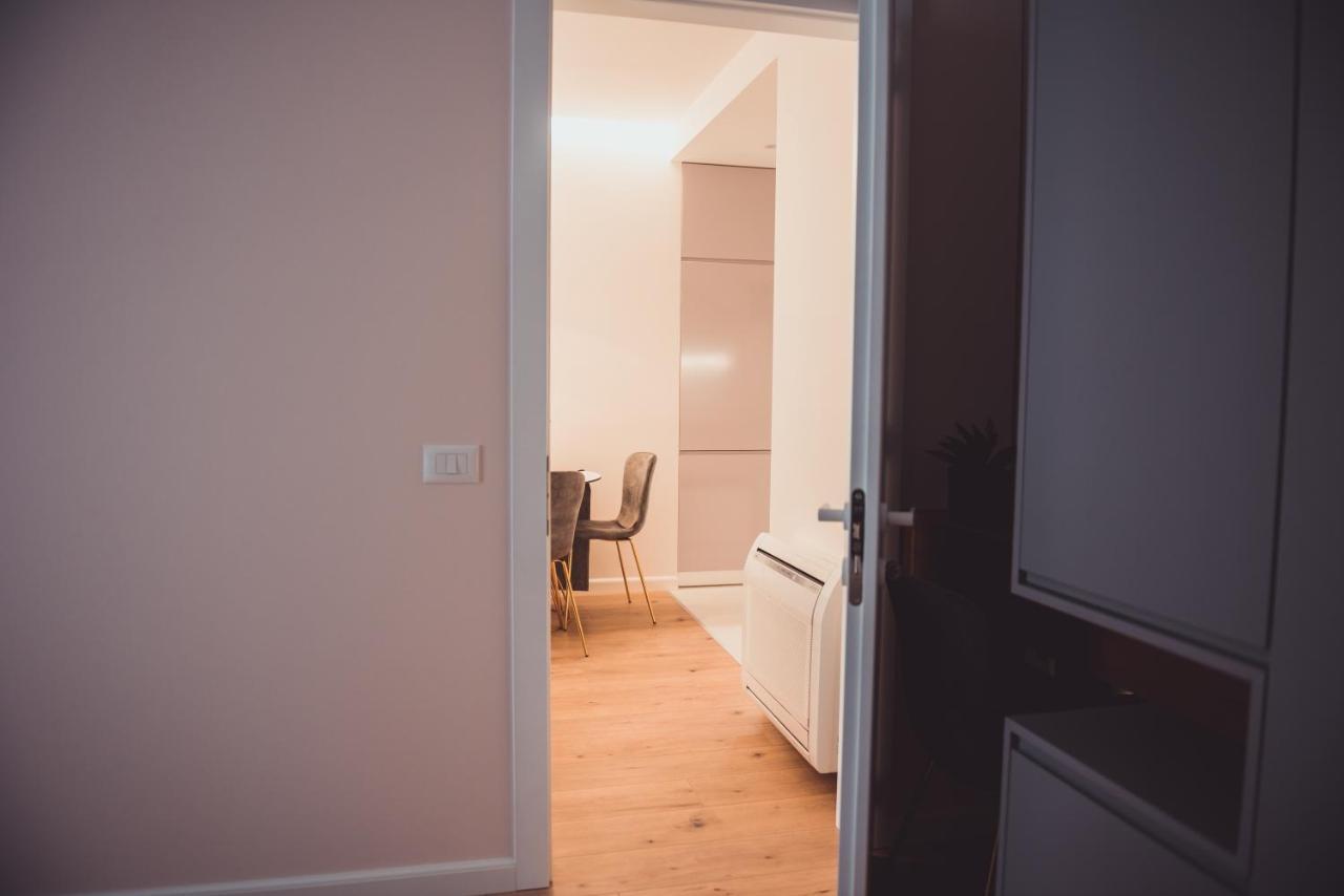 Tam Skanderbeg Square City Center Apartment No2 Тирана Экстерьер фото